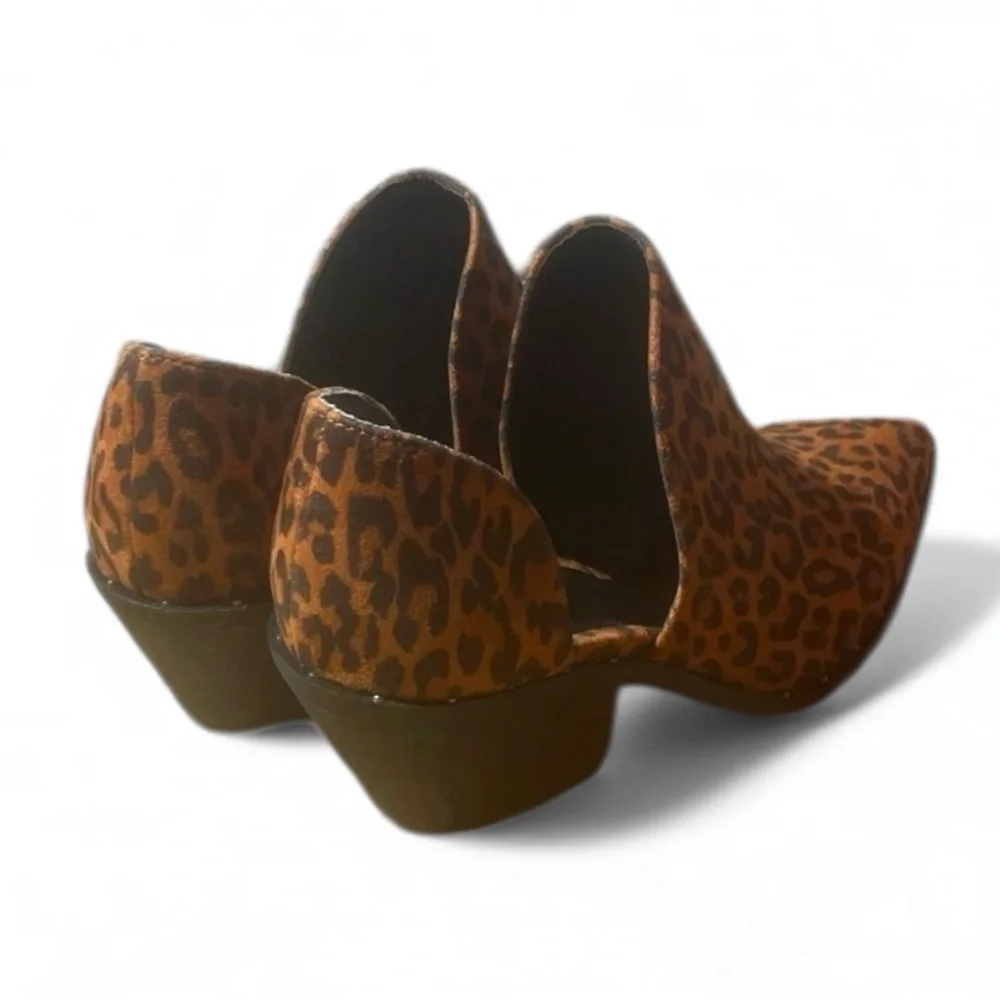 Charles David‎ Parson Camel Leo Leopard Silky Microsuede Size 6.5 New MSRP $160
